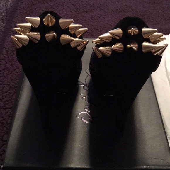 NWOT Qupid Luxe Venture Spiked Heels - Picture 4 of 8
